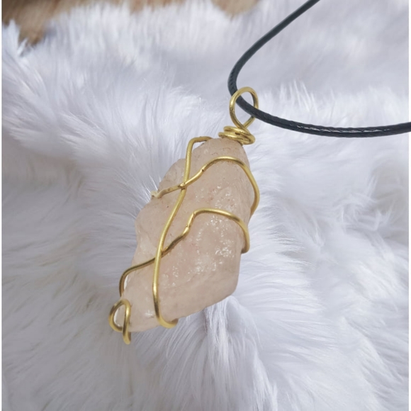 .🎄10/$20. Natural Light Rose Quartzsite Stone Handwired Pendant with Cord Neckl - Picture 7 of 7